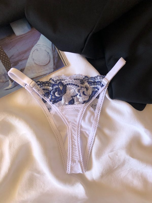 String Éclat du soir derrière String Eclat du soir derriere