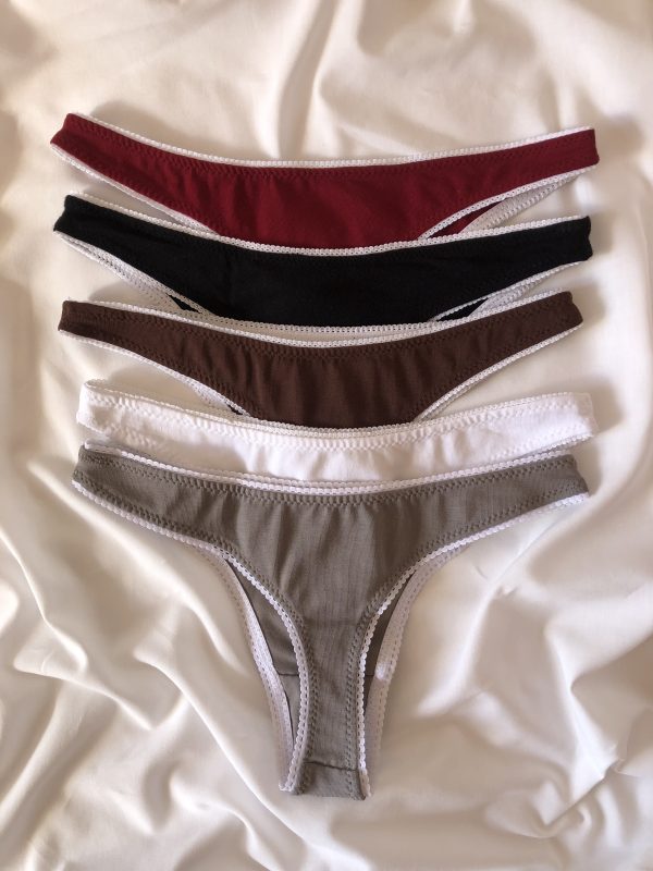 Tangas Douce Nuit derrière Tangas Douce Nuit derrière